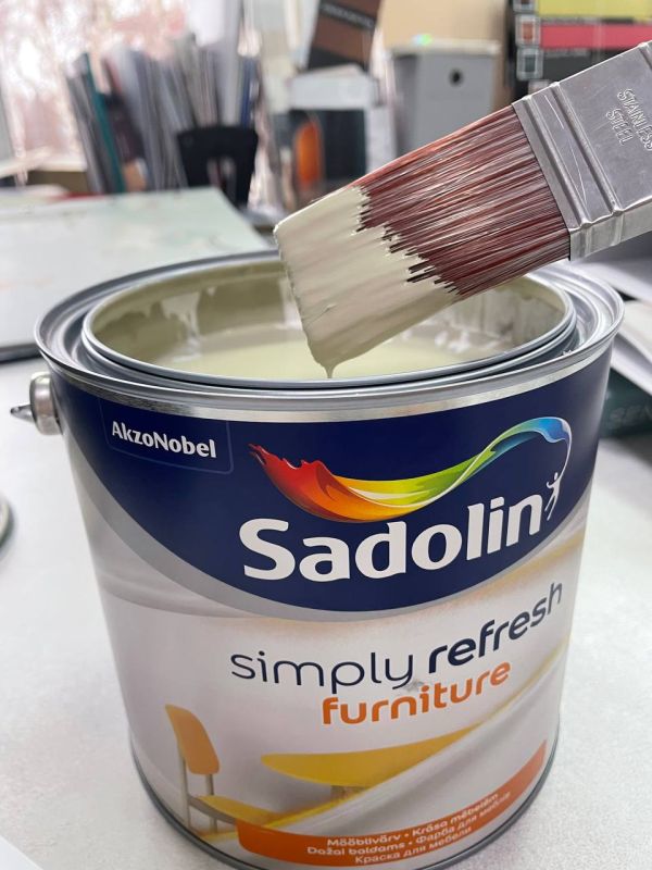 Фарба 2в1 для меблів Sadolin Simply Refresh Furniture, матова
